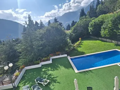 Piscina en o cerca de PINCÉLA de Alma de Nieve