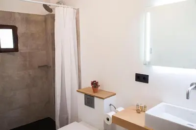 Un baño de Lo Palauet de la Muralla
