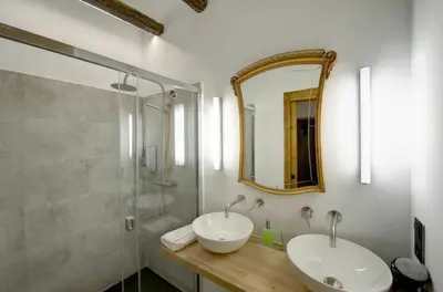 Un baño de Lo Palauet de la Muralla