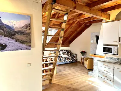 Una cocina o zona de cocina en Àtic lluminós al centre d’Esterri d'Àneu by RURAL D'ÀNEU