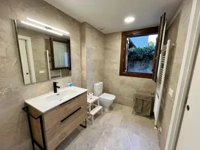 Un baño de Villmor - B51 - La Terraza de Benasque