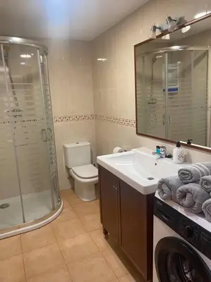 Un baño de Apto en Campo Valle de Benasque 2 dormitorios Wifi