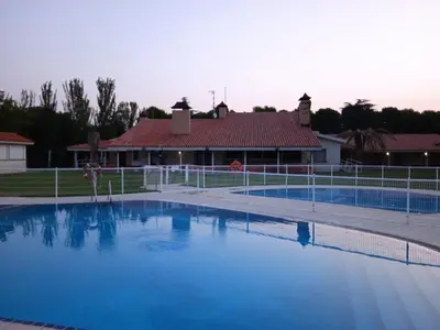 Piscina en o cerca de Albergue Zaragoza Camping