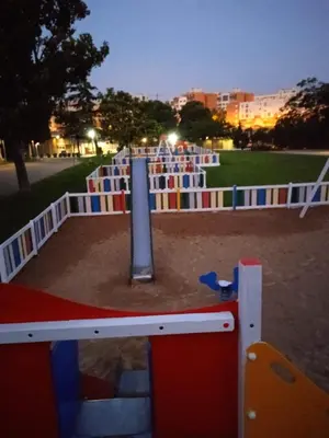 Zona de juegos infantil en Albergue Zaragoza Camping