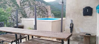 Vista general de una montaña o vista desde la casa o chalet