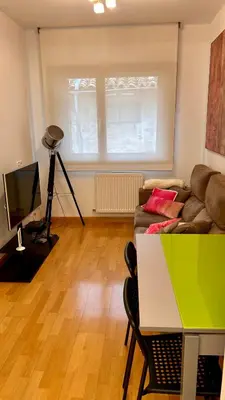 Una televisión o centro de entretenimiento en Rincón Estelles