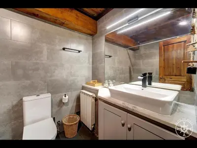Un baño de CASA SAUTARETH de Alma de Nieve
