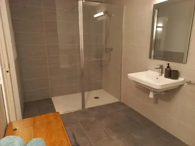 Un baño de Cal Vallverdú - Adaptado