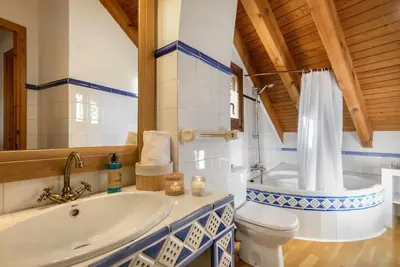 Un baño de Alojamiento la Atalaya de Araguas