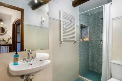 Un baño de Alojamiento la Atalaya de Araguas