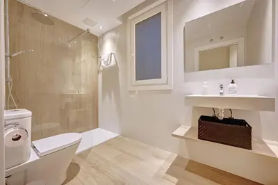 Un baño de Apartamento El Conde by Clabao