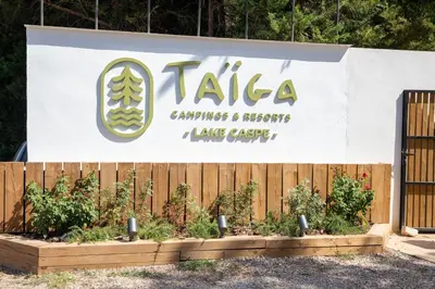Certificado, premio, señal o documento que está expuesto en TAIGA Lake Caspe