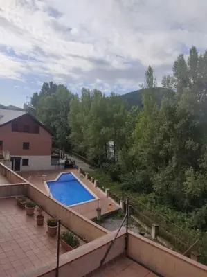 Piscina en o cerca de Alojamiento Gorga-Ordesa, en Boltaña