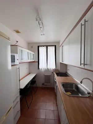 Una cocina o zona de cocina en Encantador apartamento en Estella-Lizarra