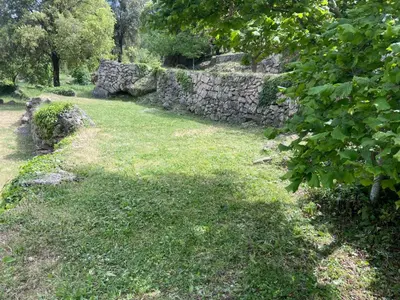 Jardín al aire libre en Mas Nou Casa rural con piscina y vistas espectaculares