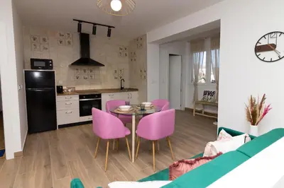 Una cocina o zona de cocina en Apartamentos La Escapada