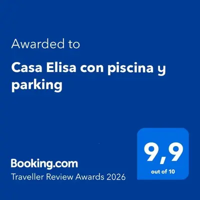 Certificado, premio, señal o documento que está expuesto en Casa Elisa con piscina y parking