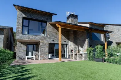 Edificio en el que se encuentra la casa o chalet