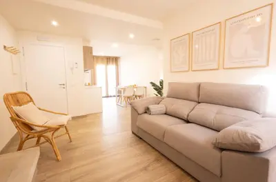 Zona de estar de El sueño del Búho 2. Chimenea y barbacoa