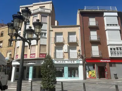 Edificio en el que se encuentra el hostal o pensión