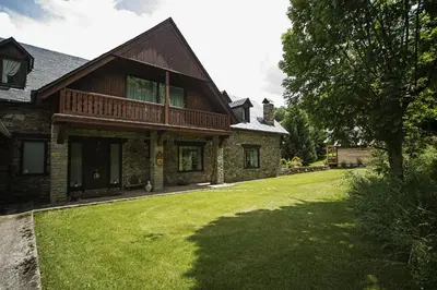 Jardín al aire libre en Chalet Casa Pepe Vielha