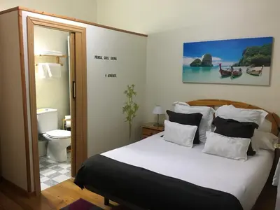 Un baño de Pensión Leyre