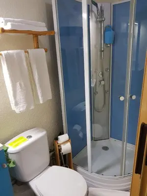 Un baño de Pensión Leyre