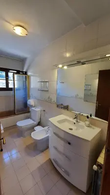 Un baño de Balcón de la Peña Cancias