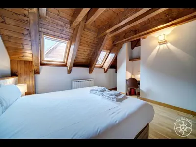 Cama o camas de una habitación en CASA GIRETA de Alma de Nieve