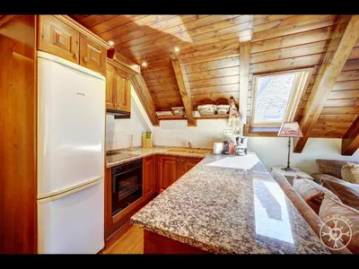 Una cocina o zona de cocina en FORCANADA de Alma de Nieve