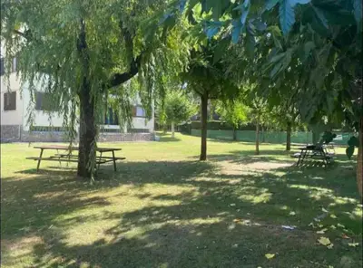 Jardín al aire libre en Apart acogedor en Biescas para familias,vistas a la montaña