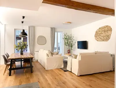 Una televisión o centro de entretenimiento en Increíble, amplio, cómodo y céntrico apartamento