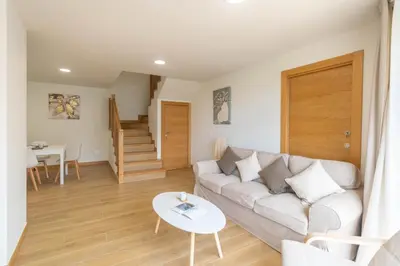 Zona de estar de Amplia casa rural con barbacoa y jardín en Navarra