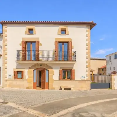 Amplia casa rural con barbacoa y jardín en Navarra