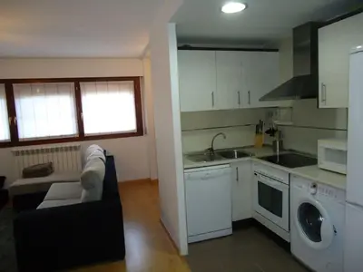 Una cocina o zona de cocina en Apartamento Sabiñánigo Esquí Snow Senderismo Bici Wifi