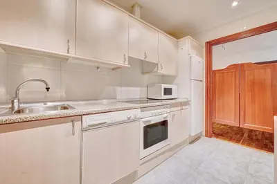 Una cocina o zona de cocina en Barañáin by Clabao