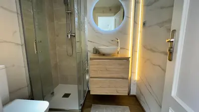 Un baño de El pilar a 7 minutos