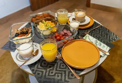 Comida en o cerca de este hotel