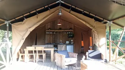 Un restaurante o sitio para comer en Camping Collegats