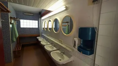 Un baño de Camping Collegats