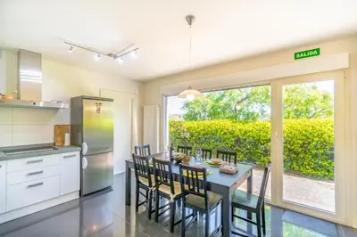 Una cocina o zona de cocina en Espectacular casa de diseño con piscina en Navarra