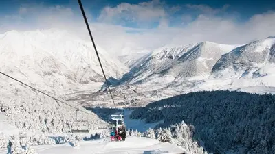 precioso Apartamento con vistas al pico Cerler en invierno