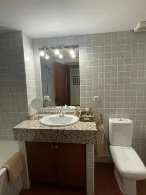 Un baño de APARTAMENT ESTERRI D'ÀNEU - EDIFICI MONTARDO