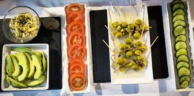 Comida en o cerca de este hotel