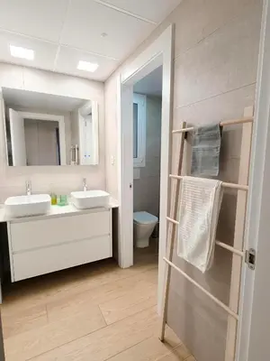 Un baño de La Esquina de Saraqusta by Alogest
