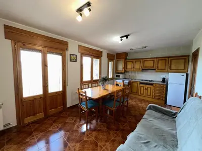 Una cocina o zona de cocina en Casa Costa Laspaúles