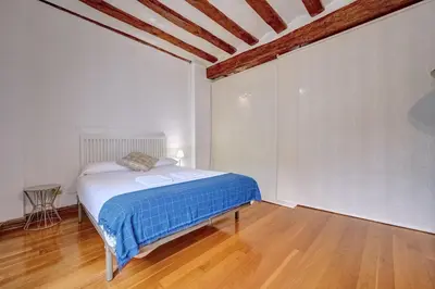 Cama o camas de una habitación en Casa Iruña by Clabao