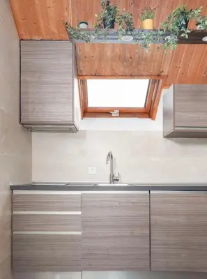 Una cocina o zona de cocina en Ático Canfranc alquiler larga estancia