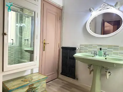 Un baño de Dos Torres Lacarra- Confort y Estilo en el Centro de Zaragoza