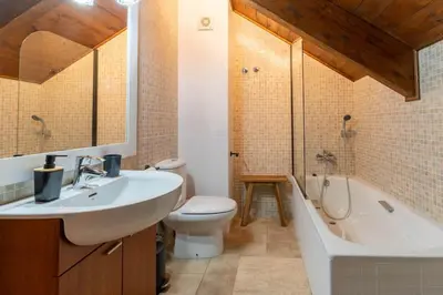 Un baño de Apartament la Xisqueta - Vall Fosca - L'Amfitriona